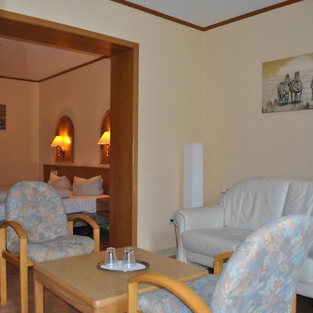 Parkhotel Keck - Castillo Del Bosque Wingst Экстерьер фото