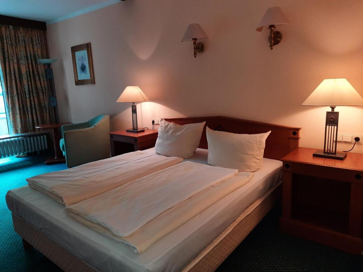 Parkhotel Keck - Castillo Del Bosque Wingst Экстерьер фото